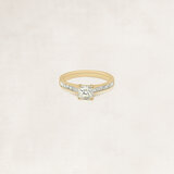 Princess solitaire ring met zijdiamanten - OR5041_