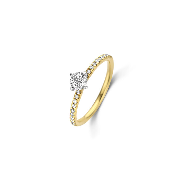 Brilliant cut solitaire twist ring with side diamonds