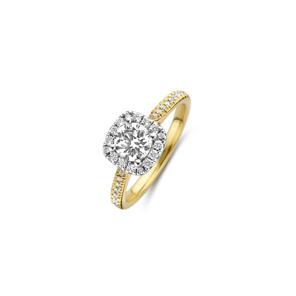 Brilliant cut solitaire cushion halo ring with side diamonds