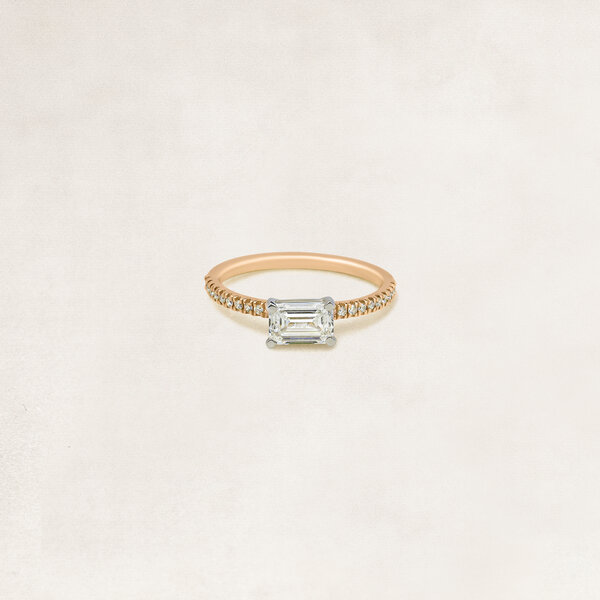 Emerald solitaire ring met zijdiamanten - OR5035