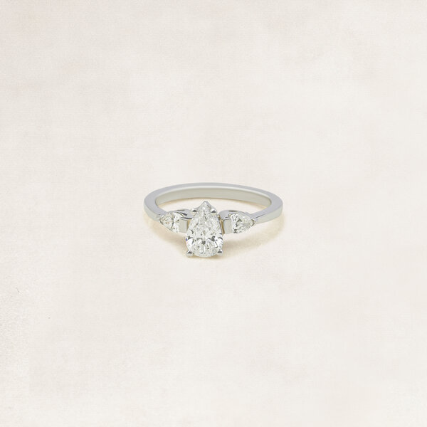 Pear cut trilogy ring - OR5605