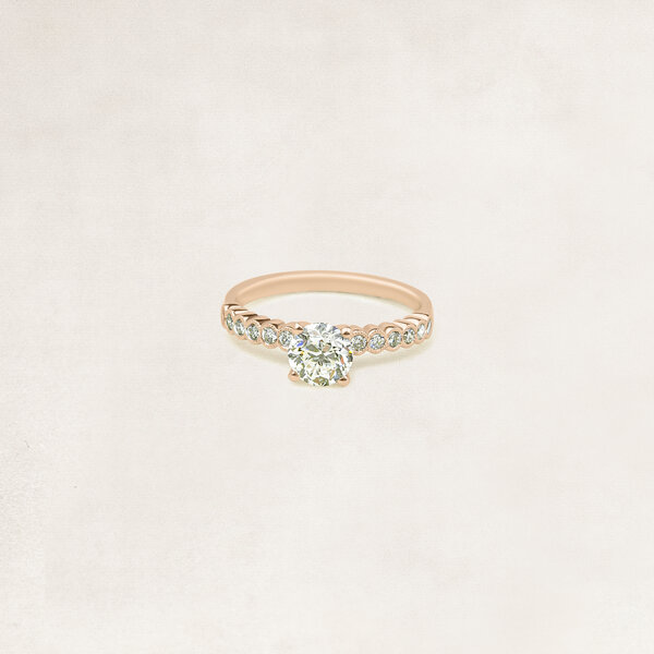 Brilliant cut solitaire ring with side diamonds - OR5003