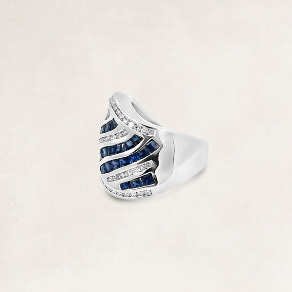 Golden ring with sapphire and diamond - OR76077