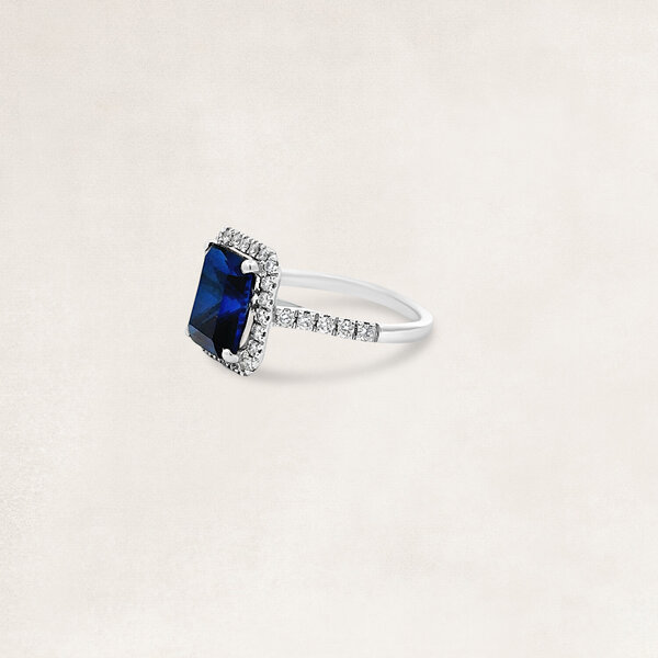 Golden ring with sapphire and diamond - OR69855
