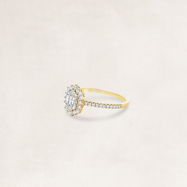 Golden ring with diamond - OR72260