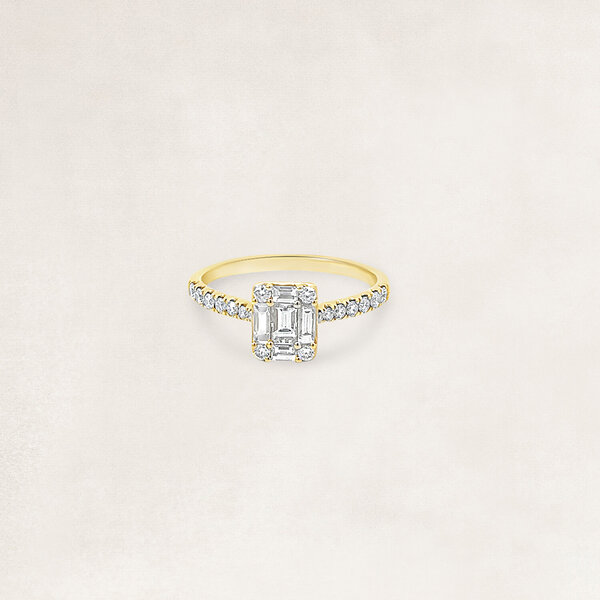 Golden ring with diamond - OR70089