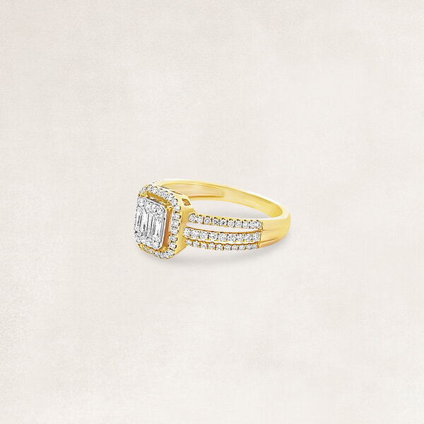 Golden ring with diamond - OR73362