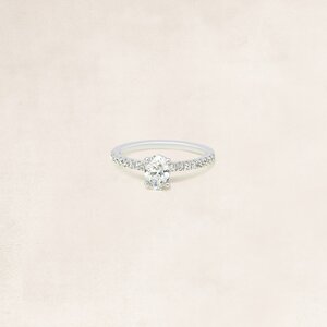 Ovaal solitaire ring met zijdiamanten - OR5108
