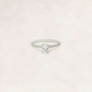 Oval cut solitaire ring with side diamonds - OR5075