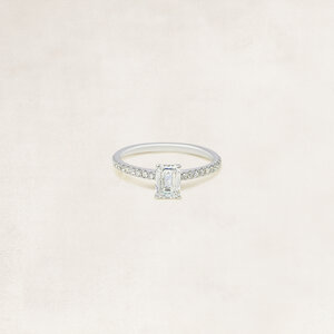 Emerald cut solitaire ring with side diamonds - OR5551