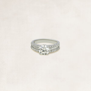 Brilliant cut solitaire ring (1.5ct) with brillliant and baguette side diamonds - OR5538